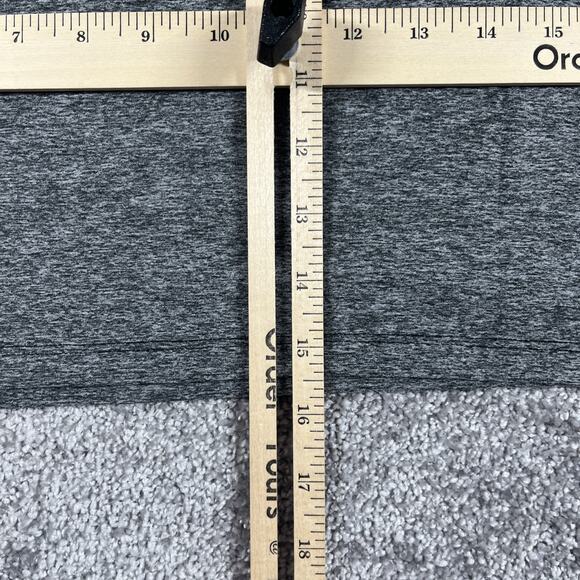 Fabletics Crop Top Womens Small T Shirt Performance Lightweight Heather Gray NWT - Picture 9 of 10